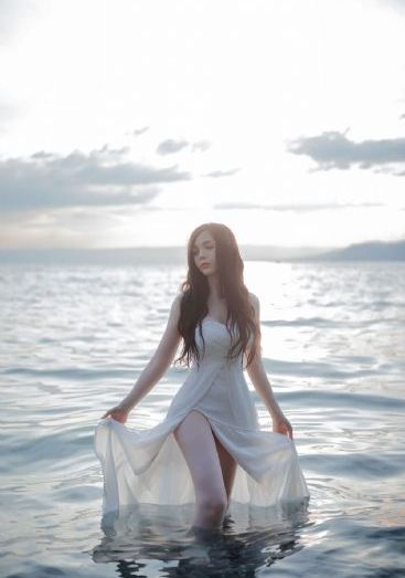 日本美人妻走错房间AA_人人影视字幕高清版在线观看