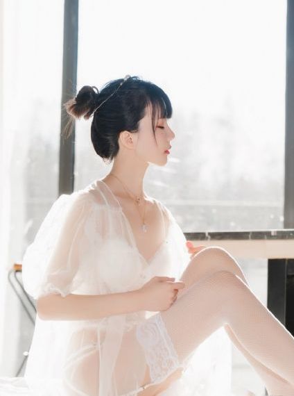 背着女友偷偷和表妹在房间做爱_日韩字幕超清在线观看