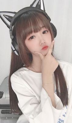 草莓黄色小说_高清免费免费在线观看播放